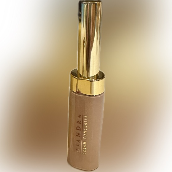 VTG DIANDRA MAKE-UP TRIO TIME RELEASE DAILY MOISTURE LOTION—2 oz CREAM CONCEALER - Picture 3 of 15